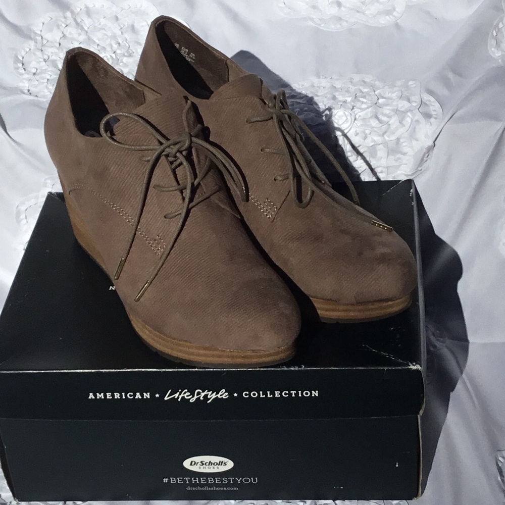 Size 9 1/2 Dr.Scholls Wedge bootieNWT